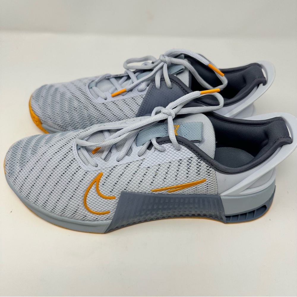 Nike Metcon 9 Flyease Football Grey Yellow DZ2615-005 Mens Size 10